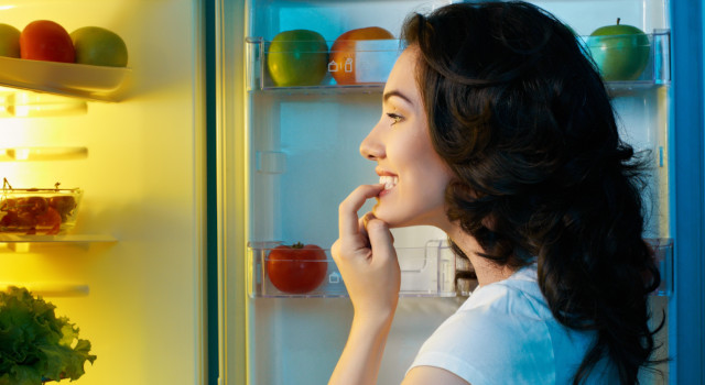 Usare il frigorifero in estate: come si regola la temperatura ideale e la funzione Holiday